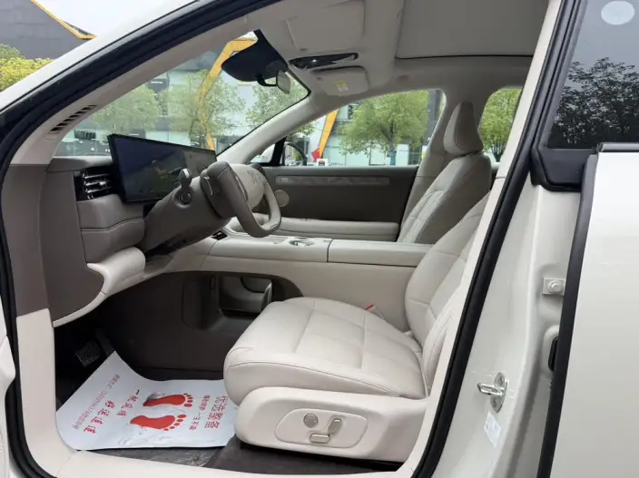 IM LS6 2026 Model EV Max – фото 8