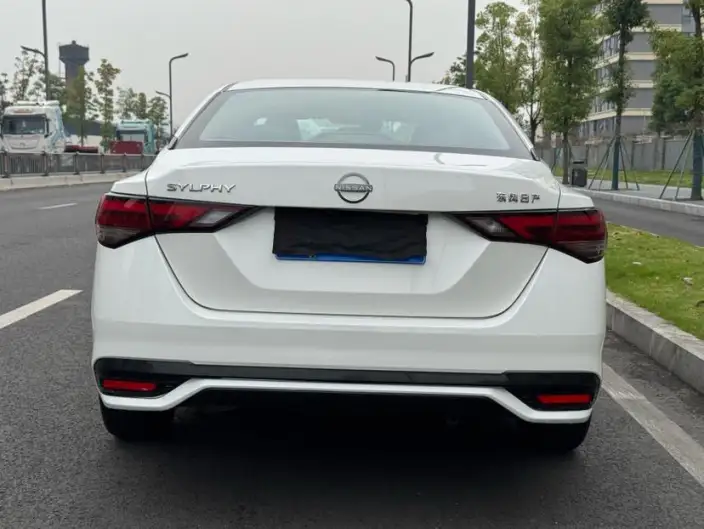 Nissan Sylphy 2023 Model 1.6L CVT Yuexiang Edition – фото 6