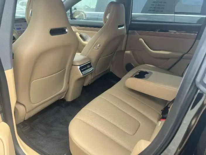 Luxeed R7 2025 Model Extended Range 53.4kWh Max Rear Drive Edition – фото 9