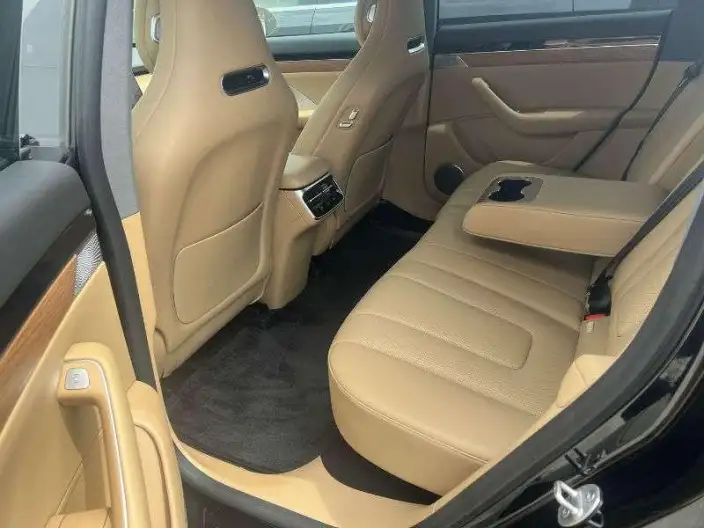 Luxeed R7 2025 Model Extended Range 53.4kWh Max Rear Drive Edition – фото 10