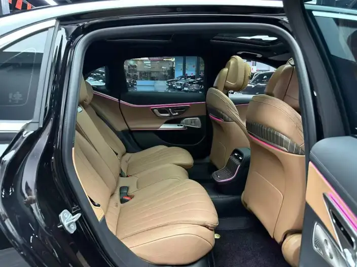 Mercedes-Benz E-Class 2024 Model E 300 L Luxury Model sedan – фото 9