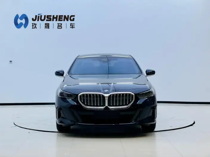 BMW 5 Series 2026 Model 530Li Leading Model M Sports Set
