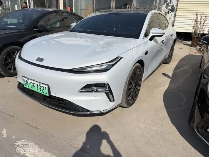 Geely Galaxy E8 PHEV 2025 Model 130km EM-i Ultimate Edition