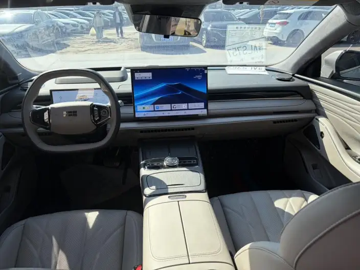 Geely Galaxy E8 PHEV 2025 Model 130km EM-i Ultimate Edition – фото 7