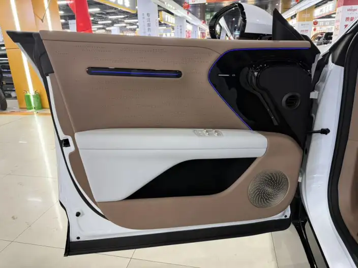 Avatr 07 2024 Model Pro+ Rear Drive EV Edition – фото 8