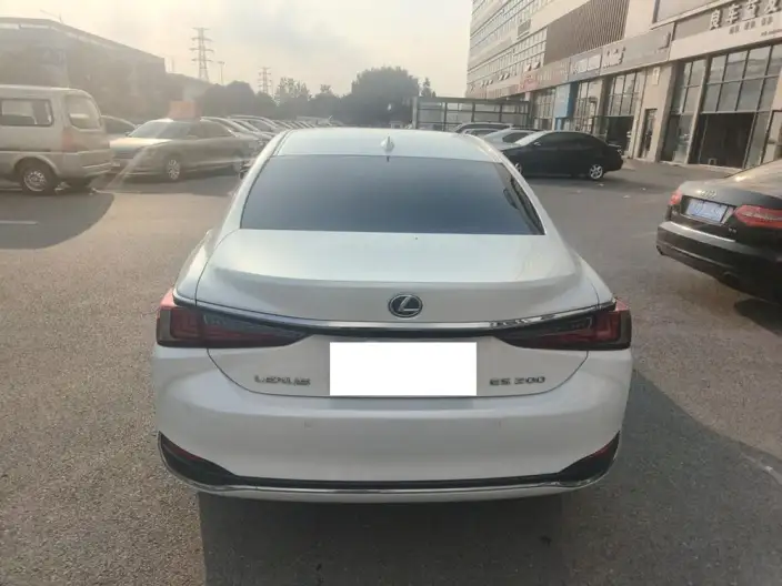 Lexus ES 2022 Model 200 Superior Edition – фото 5