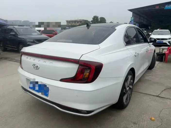 Hyundai Mistra 2021 Model 1.8L MPi CVT Elite Edition GLX – фото 5