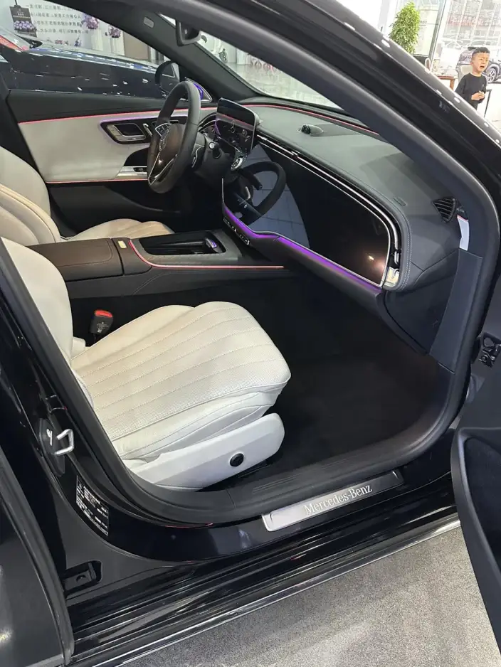 Mercedes-Benz E-Class 2025 Model E 300 L Luxury Model sedan – фото 9
