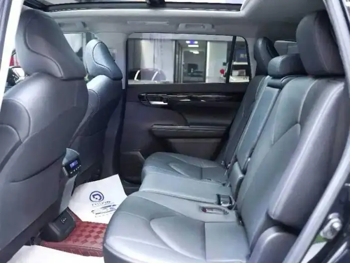 Toyota Highlander 2022 Model Hybrid 2.5L 4WD Knight Edition 7 seat – фото 9