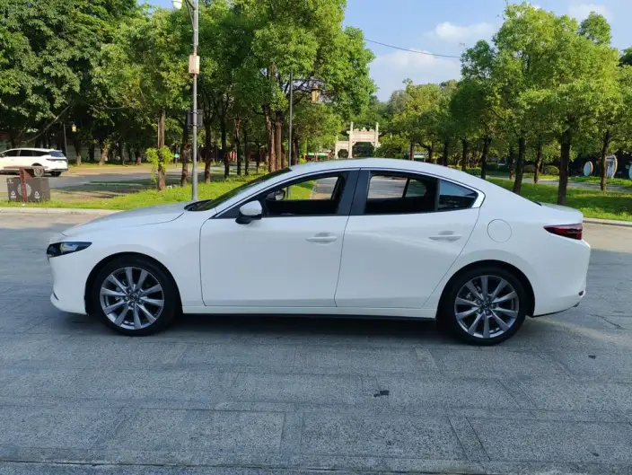 Mazda3 Axela 2020 Model 2.0L Automatic Zhi Ya Edition