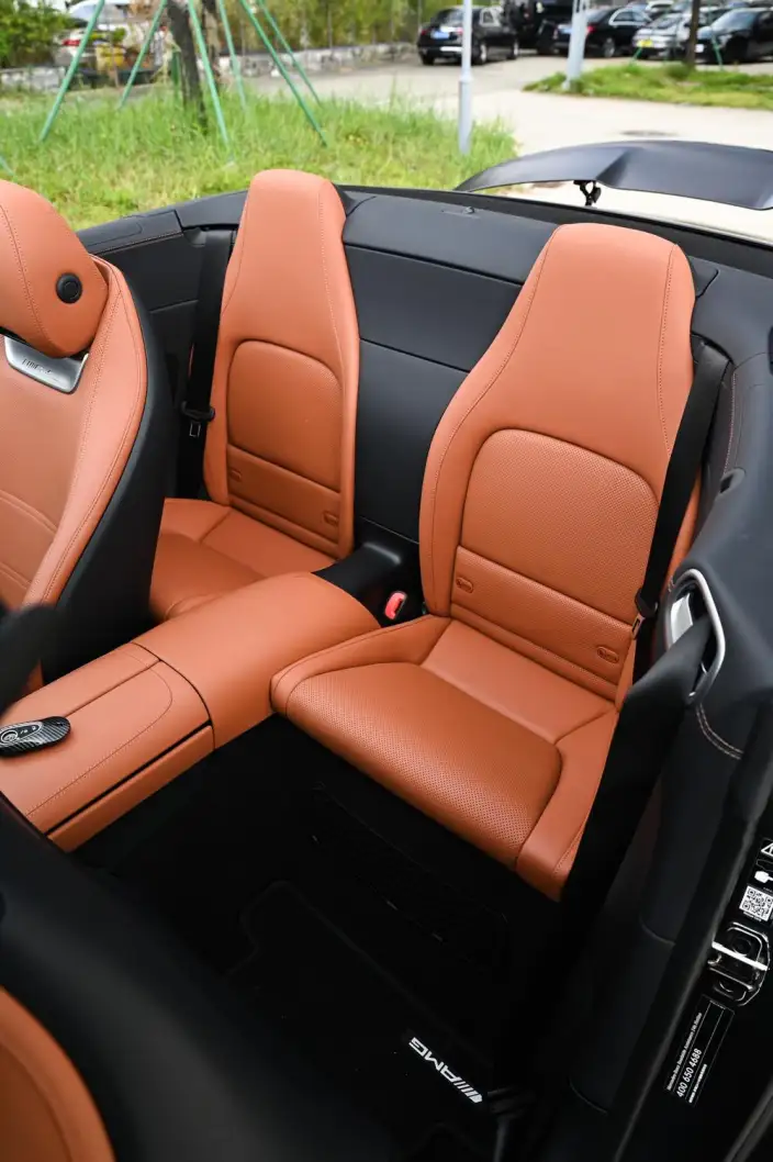 Mercedes-Benz SL-Class AMG 2024 Model AMG SL 63 4MATIC+ – фото 9
