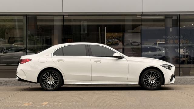 Mercedes-Benz C-Class 2022 Facelift C 260 L Sport – фото 5