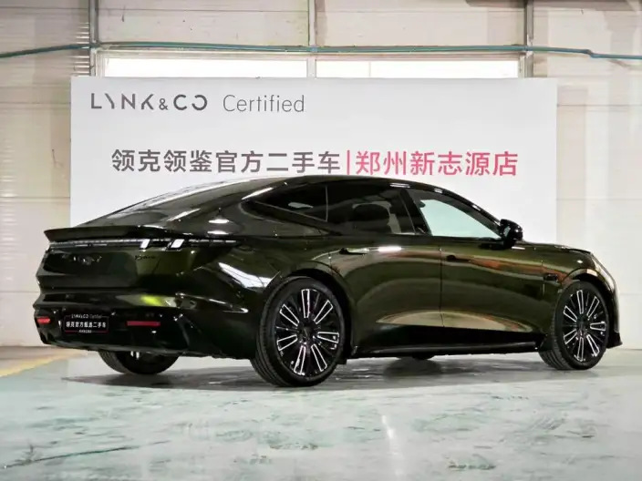 Lynk & Co 10 EM-P 2025 Model 240 4WD Ultra Sports Edition – фото 6