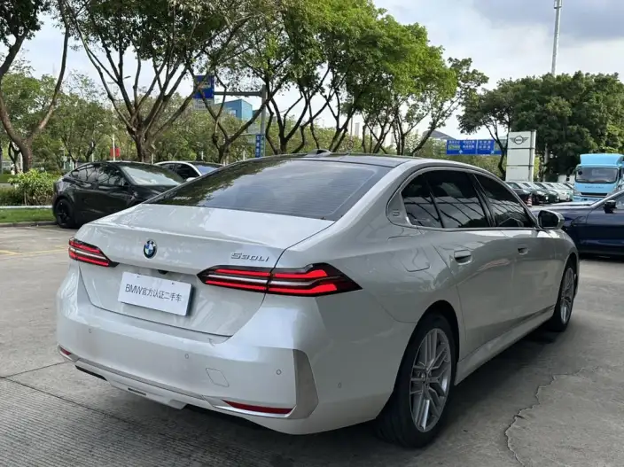 BMW 5 Series 2024 Model 525Li M Sports Set – фото 5