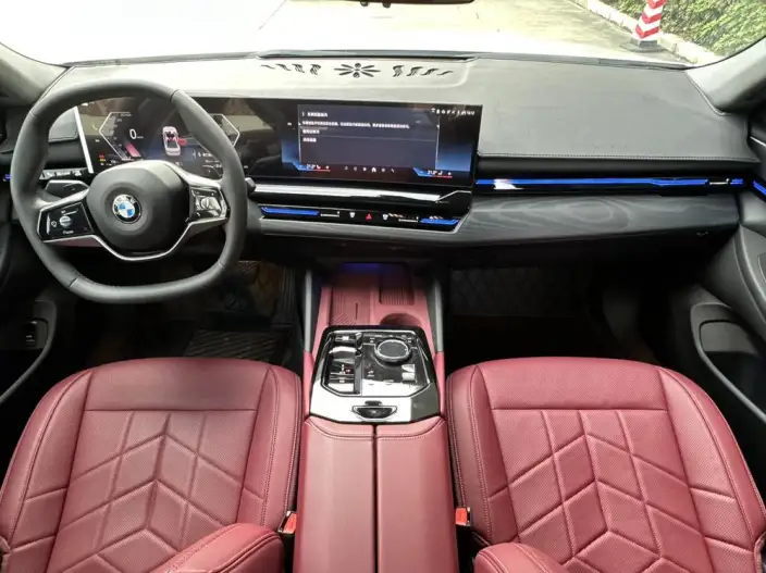 BMW 5 Series 2024 Model 525Li M Sports Set – фото 7