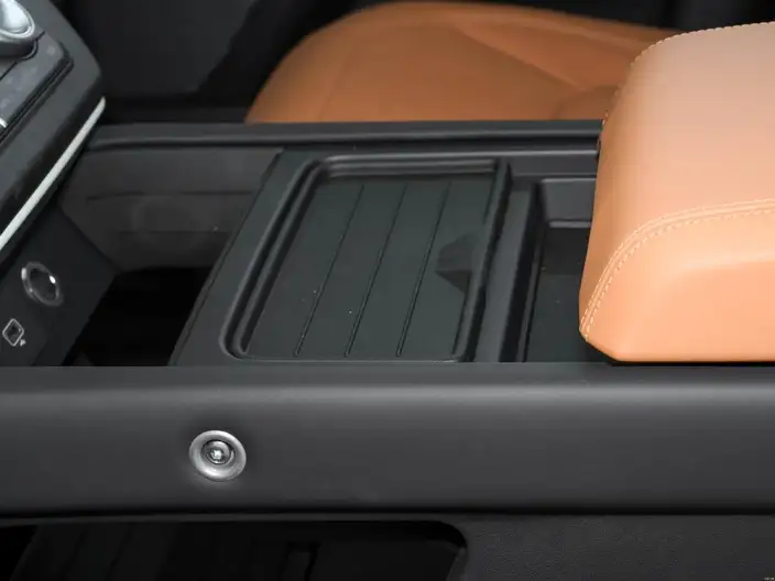 Land Rover Defender 2024 Model 110 3.0T P400 X-Dynamic HSE – фото 6