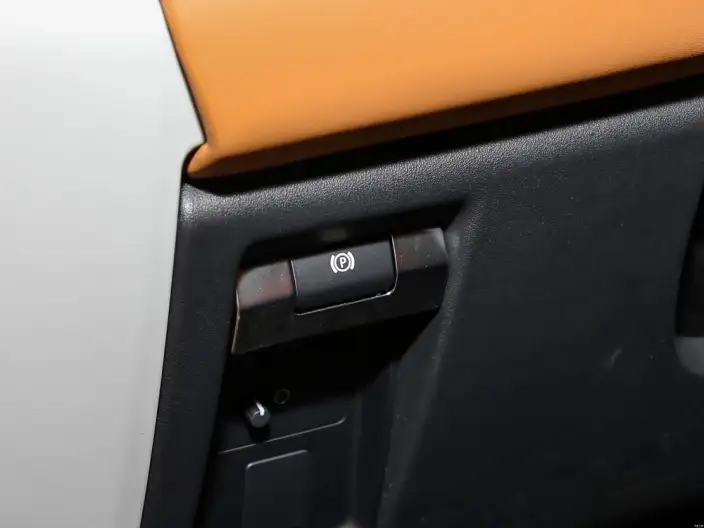 Land Rover Defender 2024 Model 110 3.0T P400 X-Dynamic HSE – фото 9