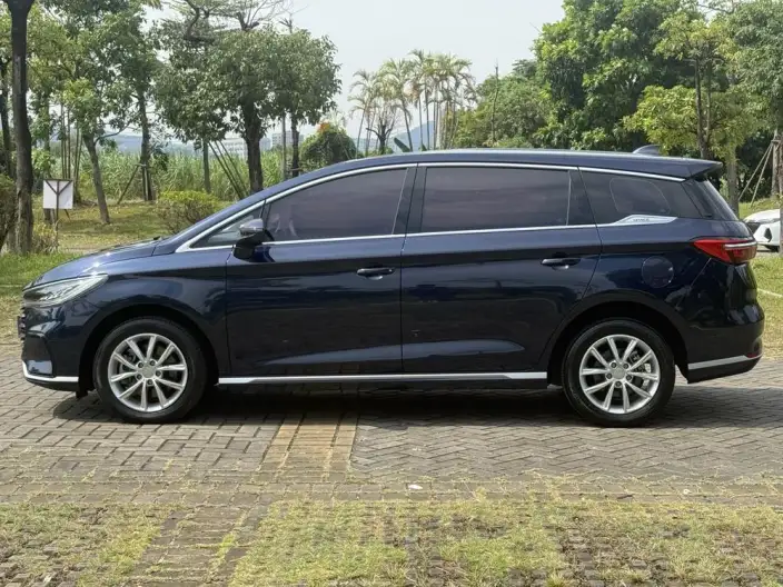 BYD Song MAX 2021 Model L Class Edition 1.5T Manual Luxury Model 7 seat – фото 4