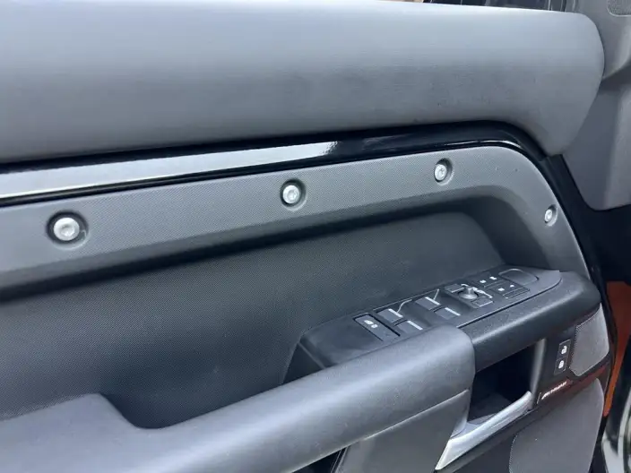 Land Rover Defender 2025 Model 110 3.0T P400 HSE X-Dynamic – фото 10
