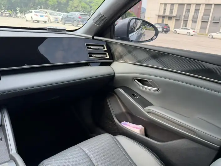 QinL DM 2024 Model DM-i 80KM Leading Model – фото 9