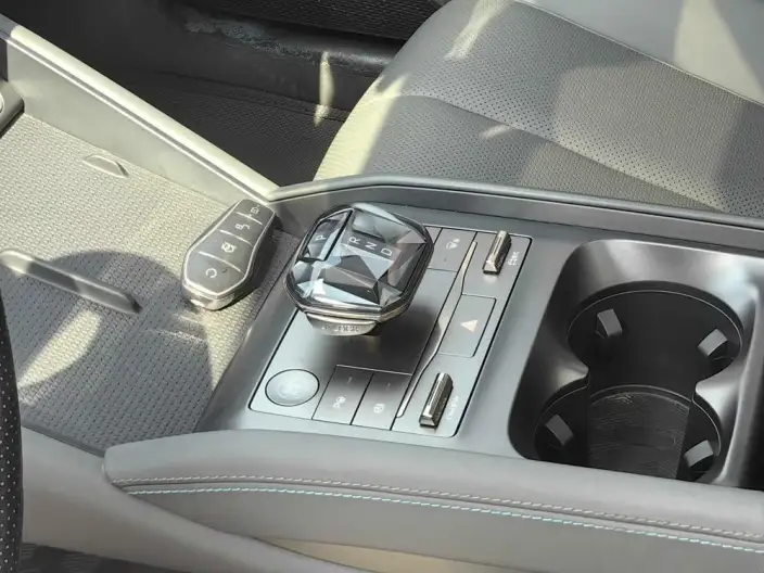 QinL DM 2025 Model Smart Driving Edition DM-i 120KM Leading Model – фото 7