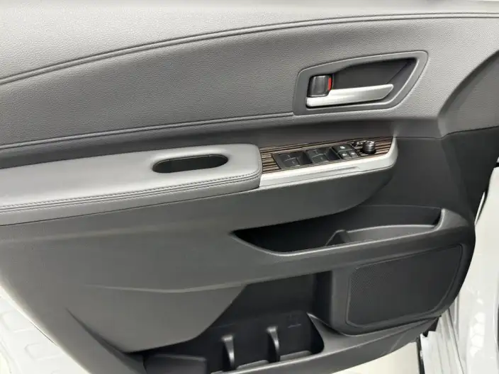 Toyota Sienna 2026 Model Hybrid 2.5L 4WD Deluxe Edition – фото 7