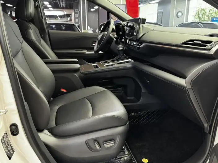 Toyota Sienna 2026 Model Hybrid 2.5L 4WD Deluxe Edition – фото 8