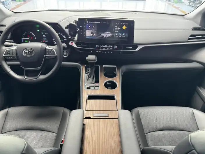 Toyota Sienna 2026 Model Hybrid 2.5L 4WD Deluxe Edition – фото 9
