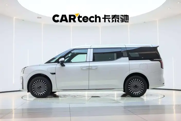 ZEEKR 009 2024 Model VI seat Executive Edition 4WD 108kWh