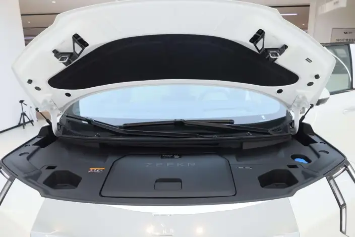ZEEKR 009 2024 Model VI seat Executive Edition 4WD 108kWh – фото 9