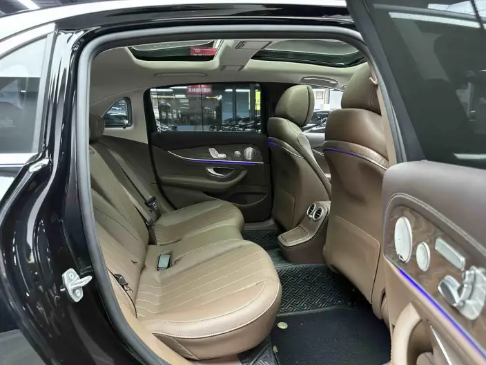 Mercedes-Benz E-Class 2023 Model E 300 L Luxury Model sedan – фото 8
