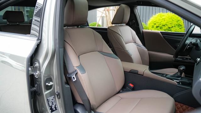 Lexus ES 2025 300h Zen Enjoy – фото 11