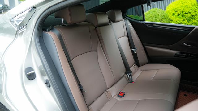 Lexus ES 2025 300h Zen Enjoy – фото 14
