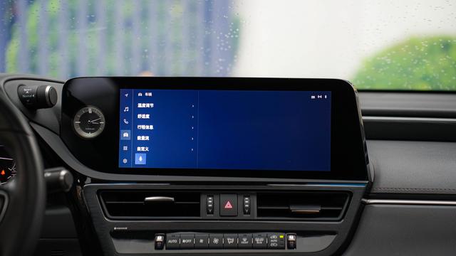 Lexus ES 2025 300h Zen Enjoy – фото 16