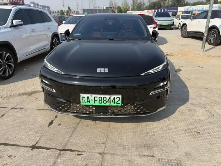 Geely Galaxy E8 PHEV 2025 Model 130km EM-i Ultimate Edition