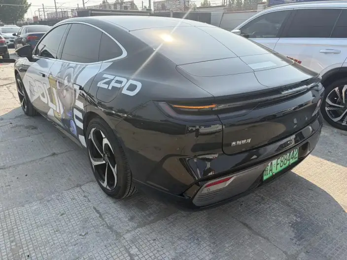 Geely Galaxy E8 PHEV 2025 Model 130km EM-i Ultimate Edition
