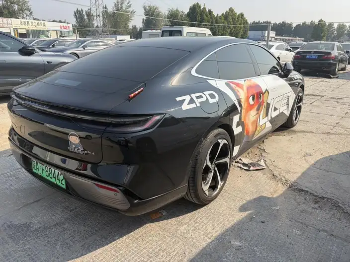 Geely Galaxy E8 PHEV 2025 Model 130km EM-i Ultimate Edition – фото 6