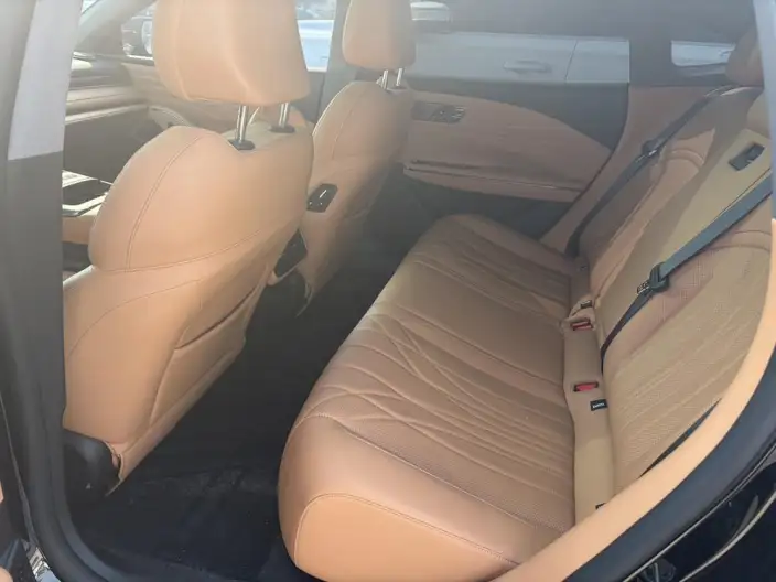 Geely Galaxy E8 PHEV 2025 Model 130km EM-i Ultimate Edition – фото 9