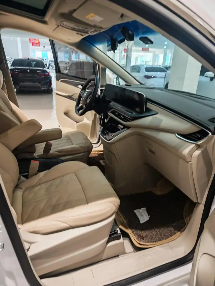 Buick GL8 2023 Model ES Luzun 2.0T Comfort Model – фото 10