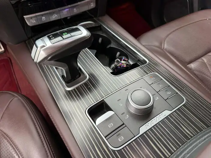 Haval H9 2020 Model 2.0T Petrol 4WD Luxury Model 7 seat – фото 9