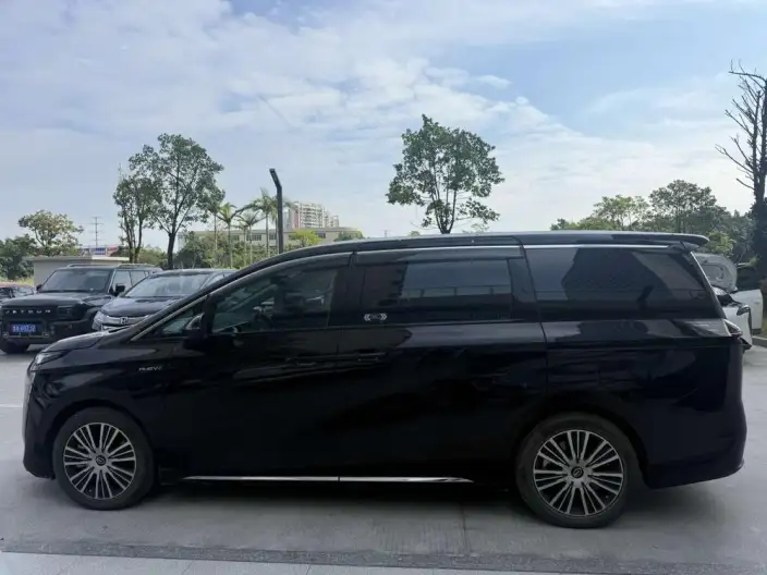 GAC Trumpchi E8 PHEV 2024 Model 2.0ATK 150km MAX+