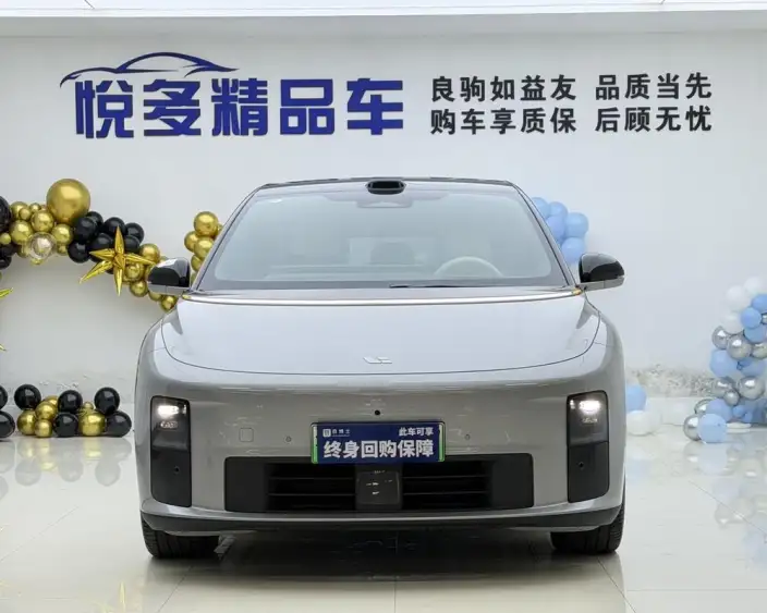 Li Auto i6 2025 Model 4WD Standard Edition