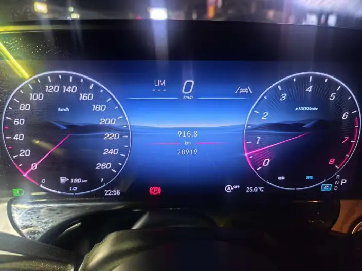 Mercedes-Benz E-Class 2025 Model E 260 L sedan – фото 8