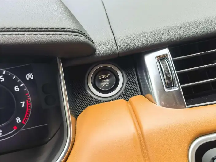 Range Rover Sport 2020 Model 3.0 L6 HSE DYNAMIC – фото 9