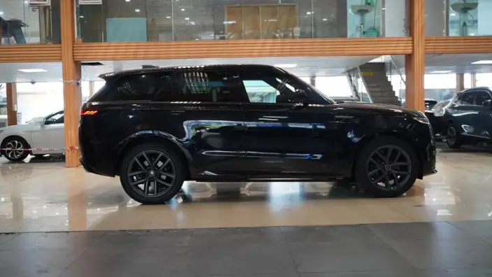 Range Rover Sport 2023 Model 3.0 L6 DYNAMIC SE – фото 5