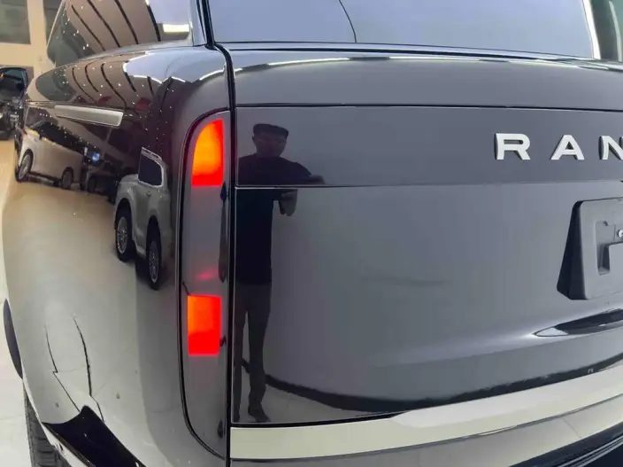 Range Rover 2025 Model 3.0 L6 400PS Shengshi Extended Edition – фото 8