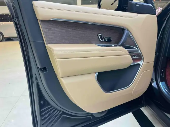Range Rover 2025 Model 3.0 L6 400PS Shengshi Extended Edition – фото 9