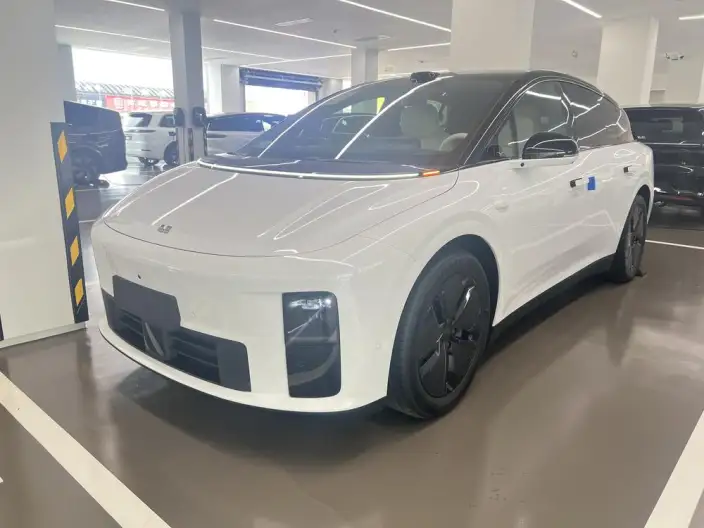 Li Auto i6 2025 Model 2WD Standard Edition