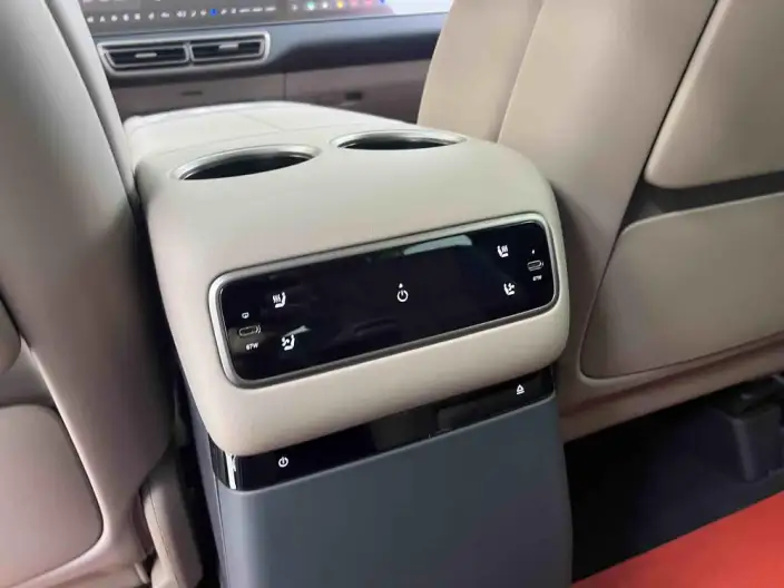 Li Auto MEGA 2025 Model Home Family Special Edition – фото 8