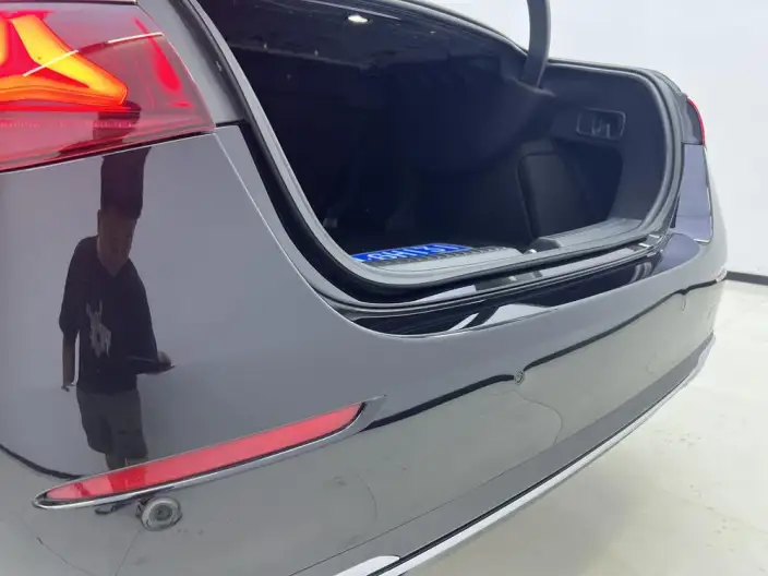 Mercedes-Benz E-Class 2025 Model E 260 L sedan – фото 5